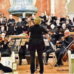 Kantorei, Kammerorchester und Solisten begeisterten unter Leitung von Claudia Regel mit Klangschönheit.